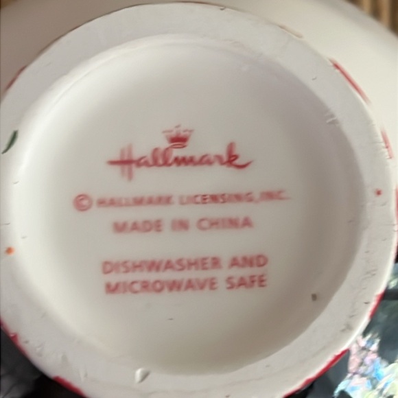 Hallmark Penguin Treat Dish - NWT - Picture 5 of 8
